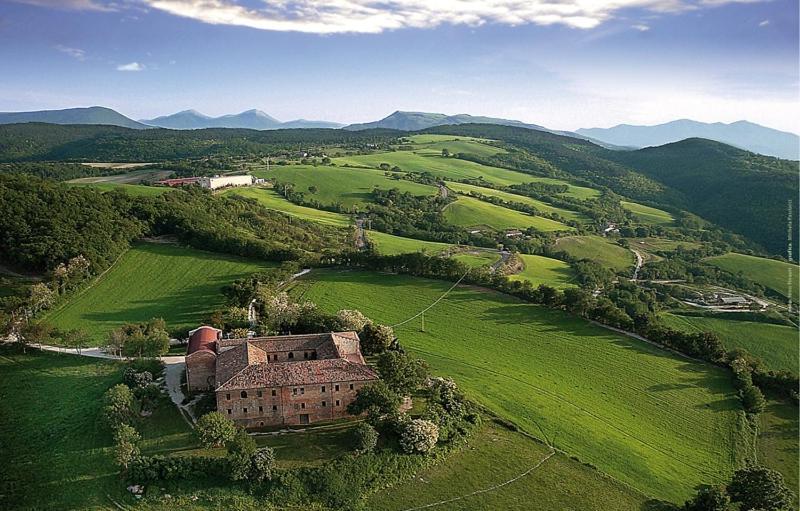 Agriturismo Girolomoni - Locanda Isola del Piano Exterior foto